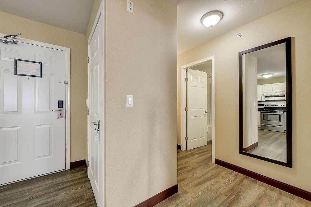 Best Western Plus Osoyoos Hotel And Suites 19/50