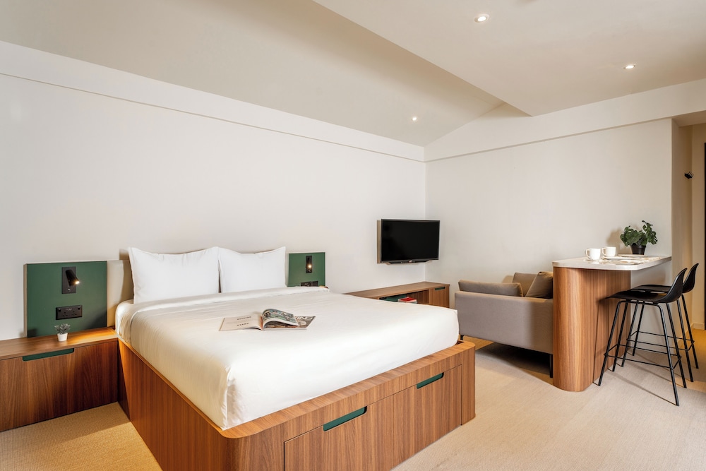 Hotel Clover 33 Jalan Sultan 9/33