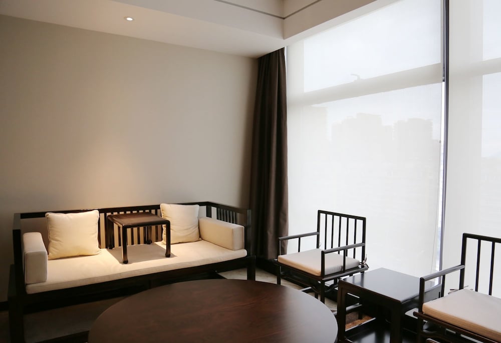 Amitabha Hotel 30/47