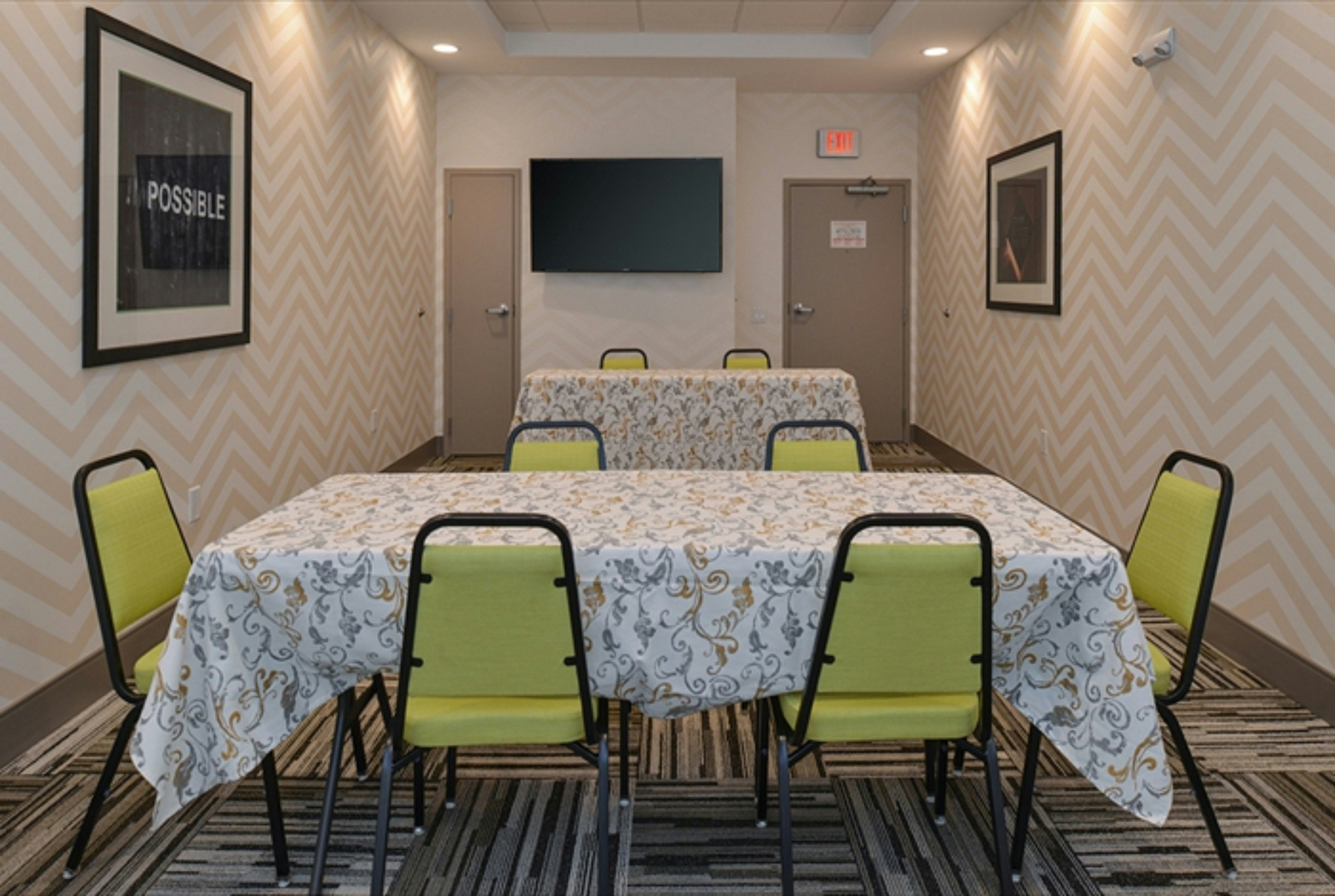Holiday Inn Express Suites Shippensburg 51/65
