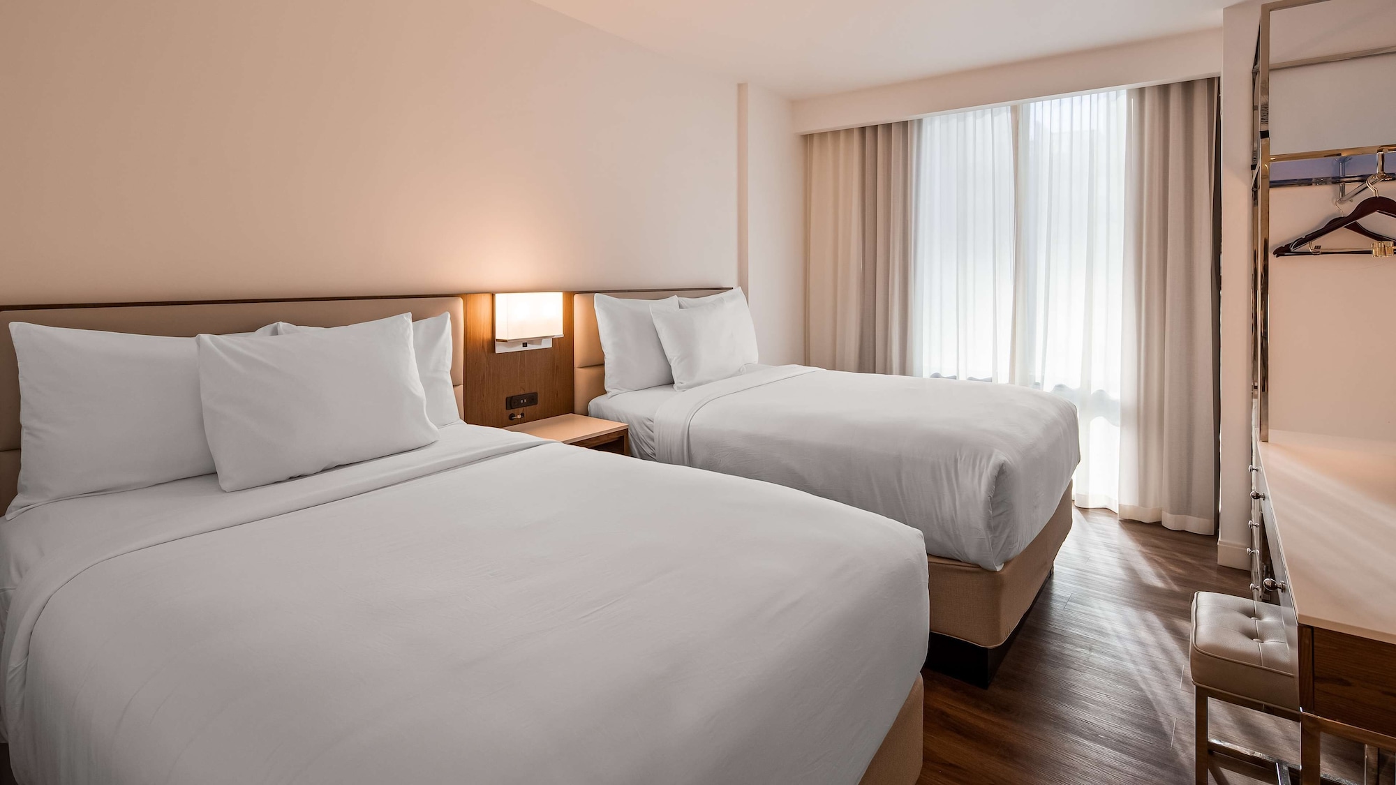 STANDARD, 2 DOUBLE BEDS