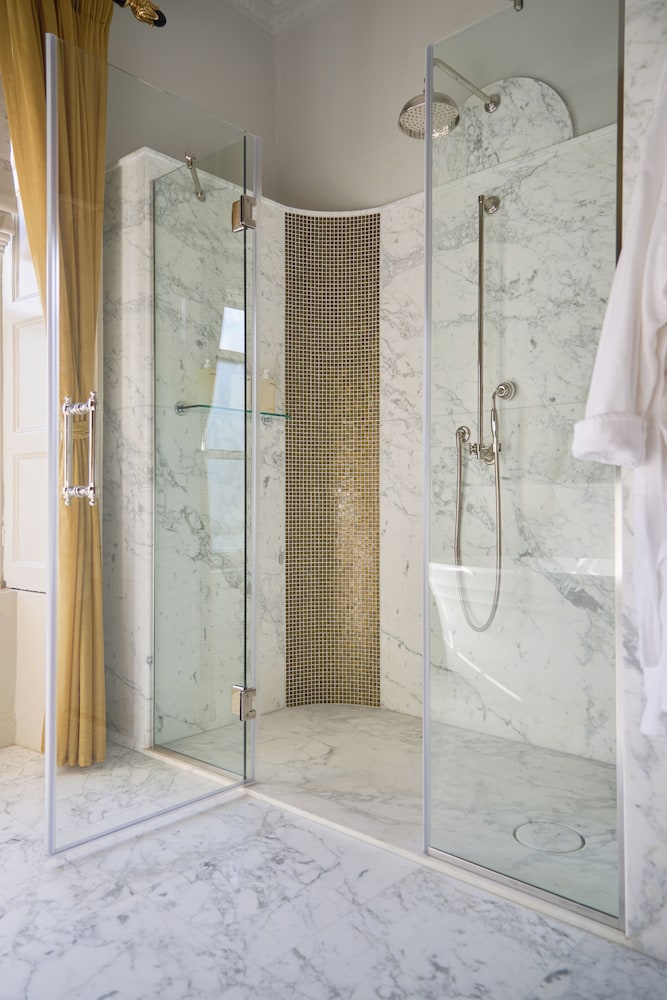 The Cliff Townhouse 49/50