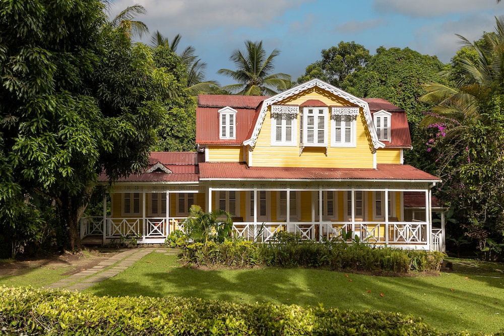 Fond Doux Holiday Plantation 8/81