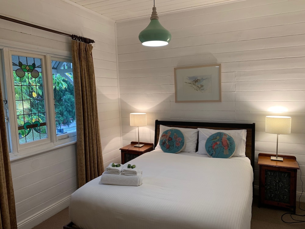 Hotel Blue and Cottages Katoomba 24/76