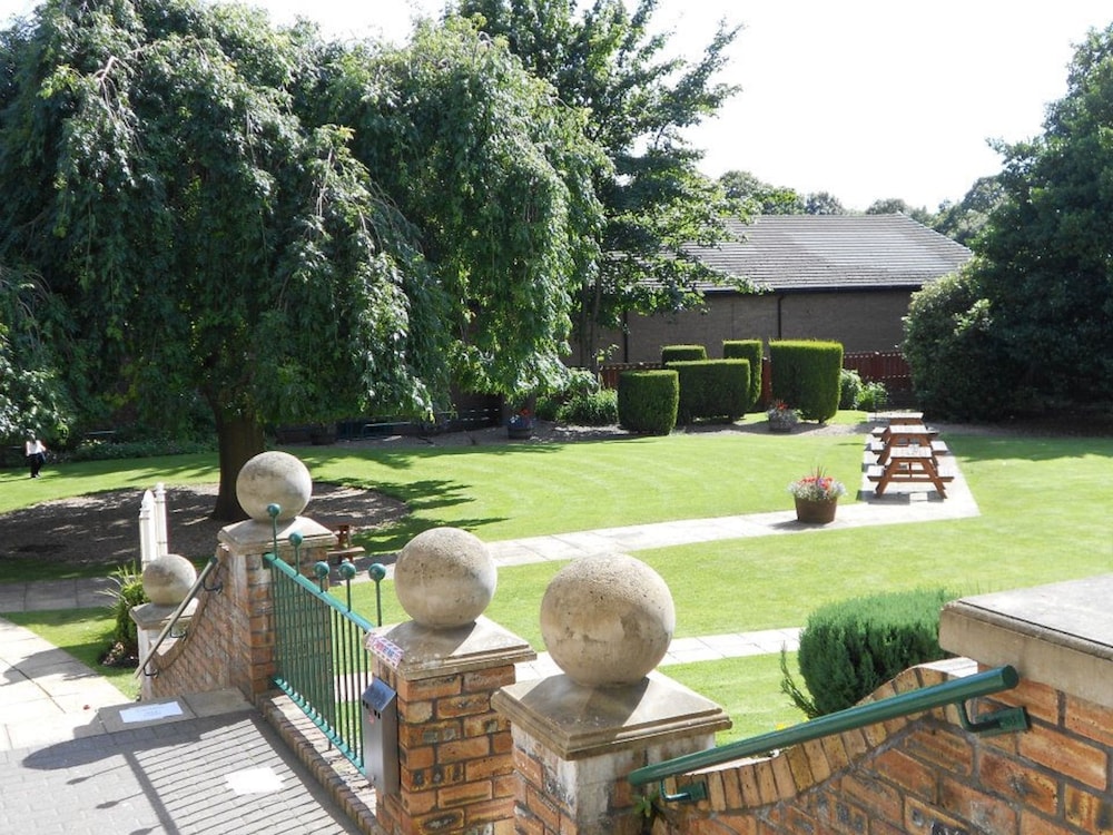 Devonshire House Hotel 45/50