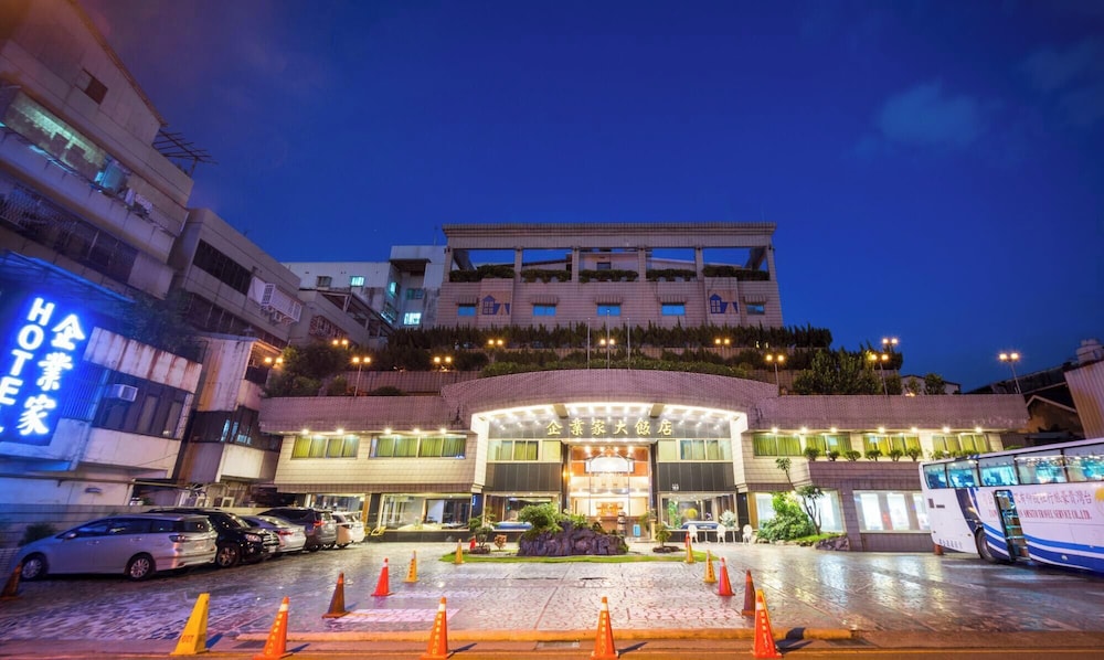 The Enterpriser Hotel 2/61