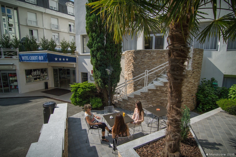 Hotel Christ Roi 6/64