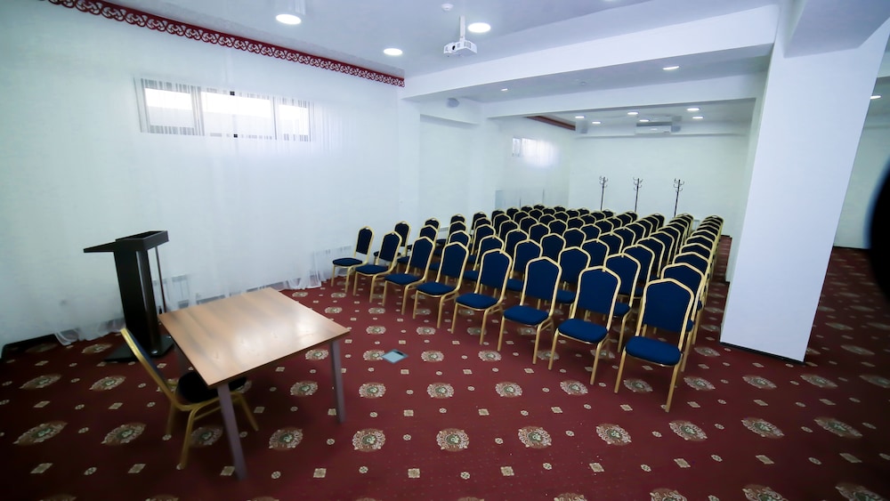 Astra Hotel 37/41