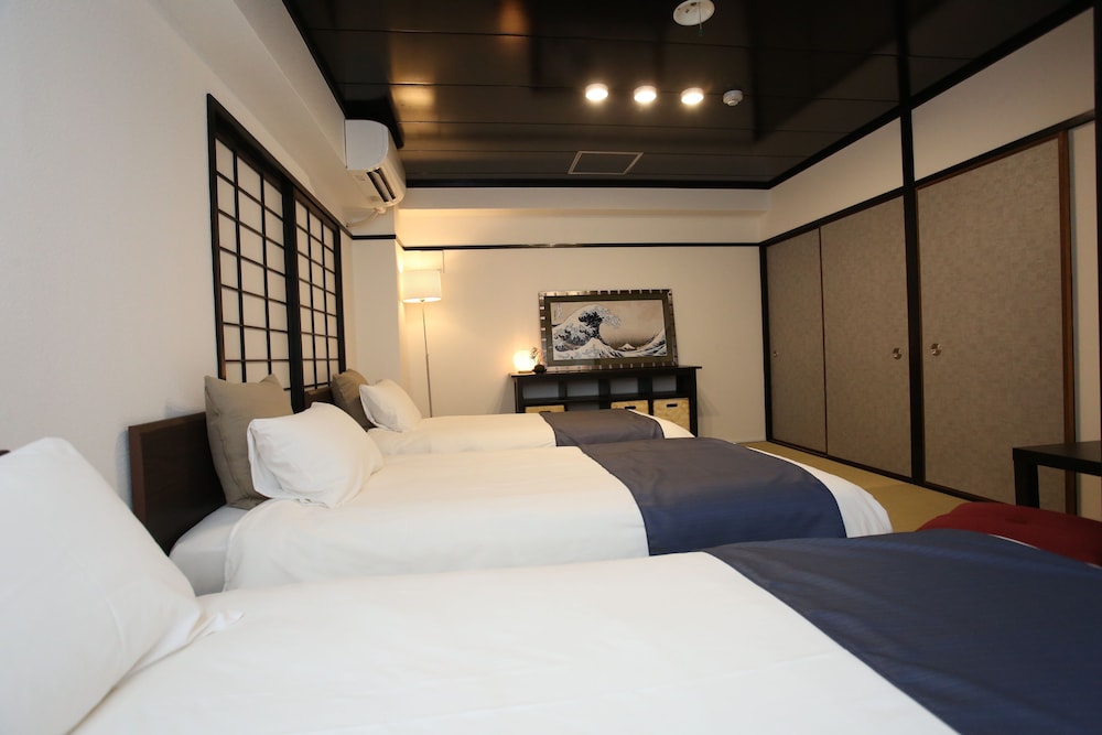 Rozy Hotel Namba 21/63