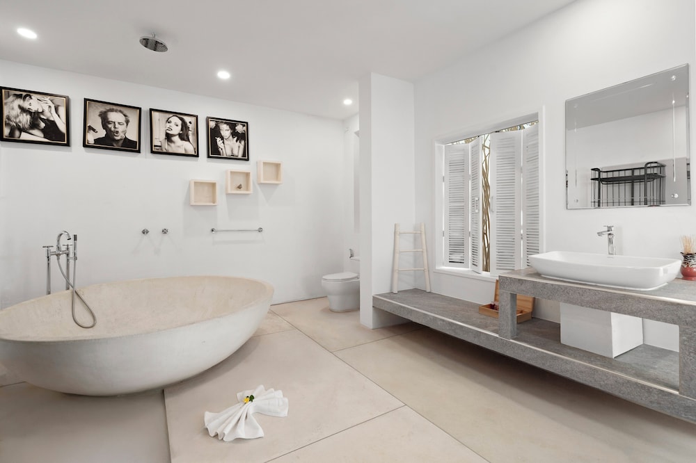 Royal Sea, Suite, Double Bed، Zara Resort (ex The Privilege Hotel Ezra Royal Beach) 7/8