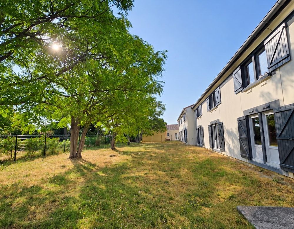 BRIT HOTEL PLAISANCE 54/61
