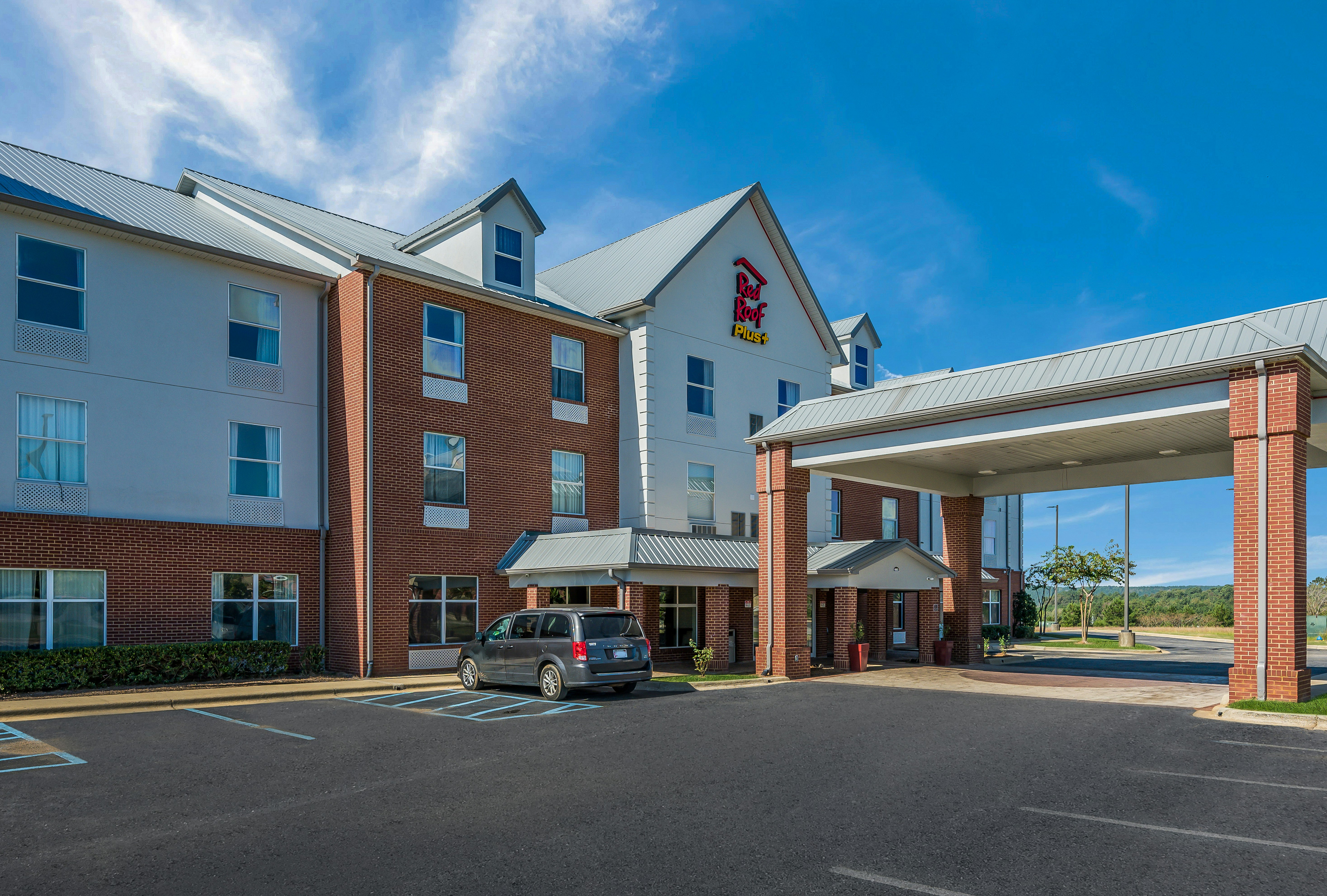 Red Roof Inn PLUS & Suites Birmingham - Bessemer 25/29