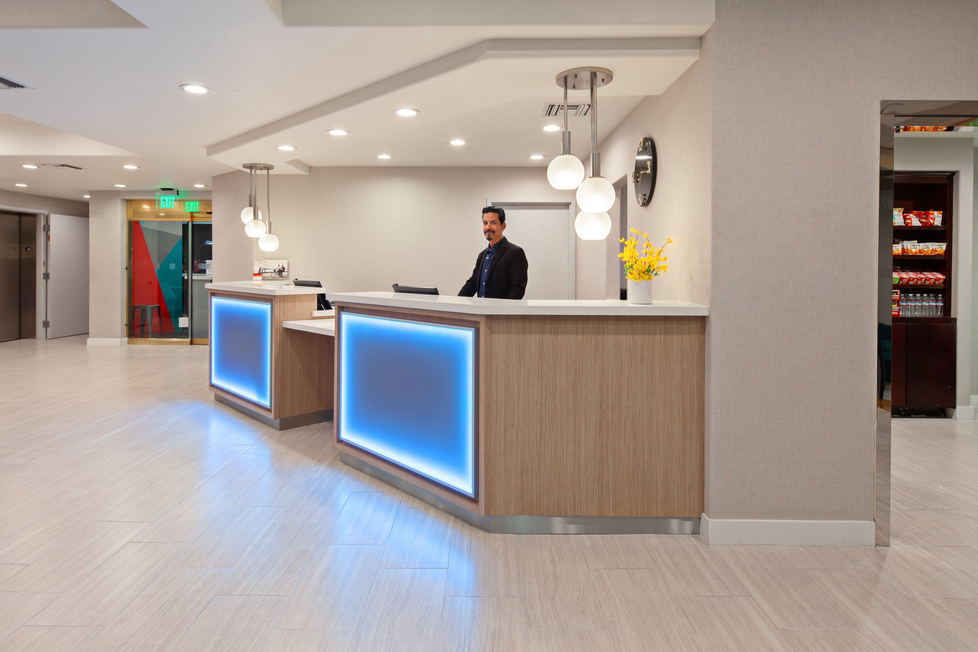 Holiday Inn Express Hollywood Walk of Fame An Ihg Hotel 6/65