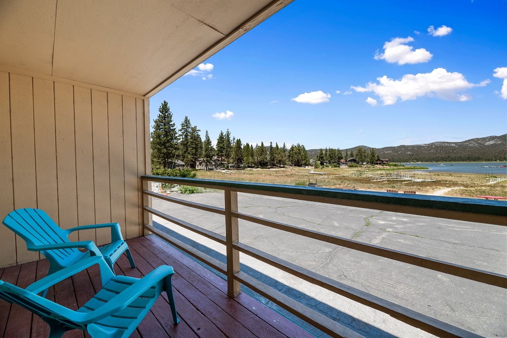 Big Bear Lakefront Lodge 23/50