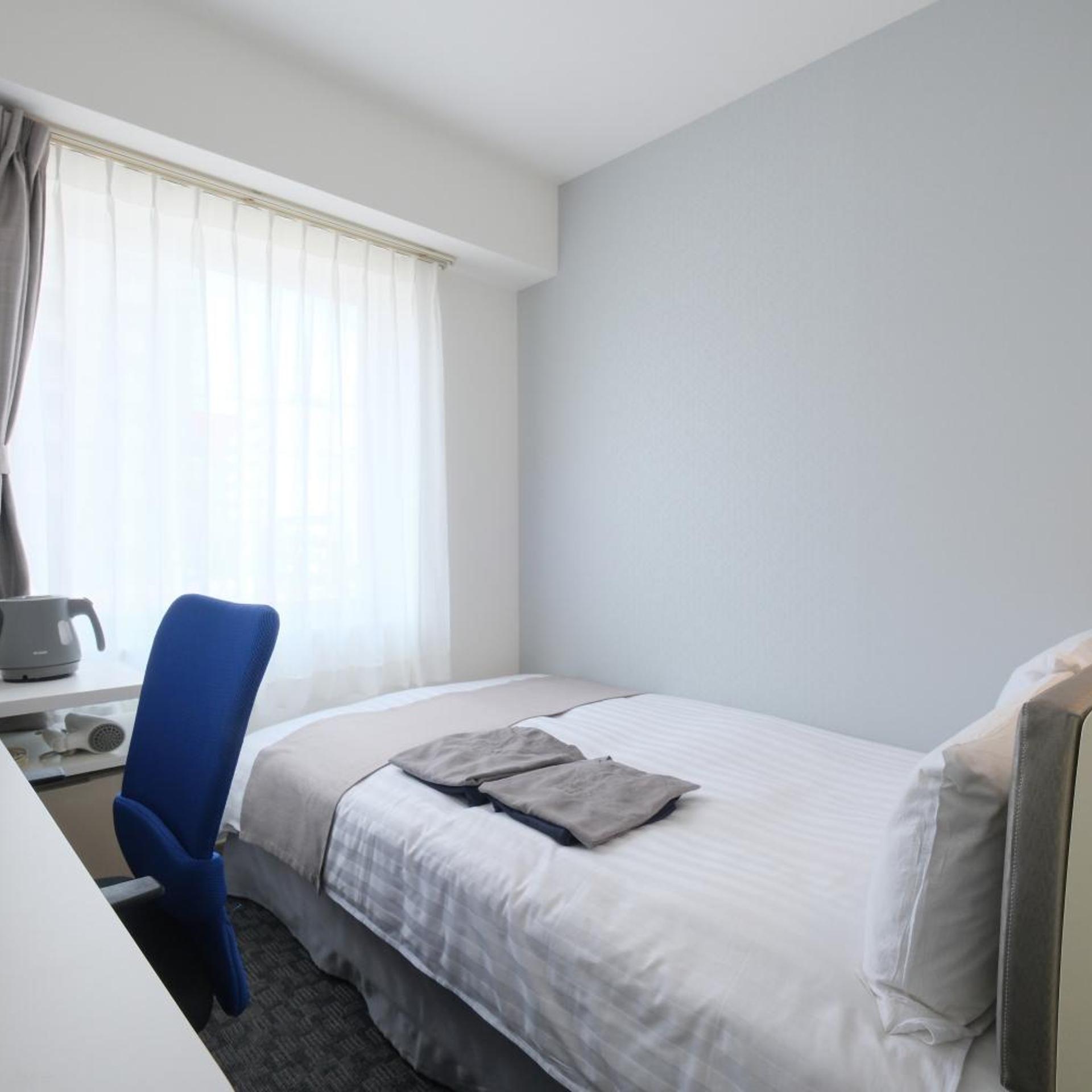 Semi Room, Double Bed