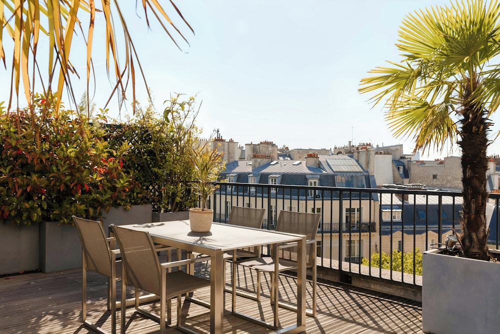L Edmond Hotel Parc Monceau 49/67