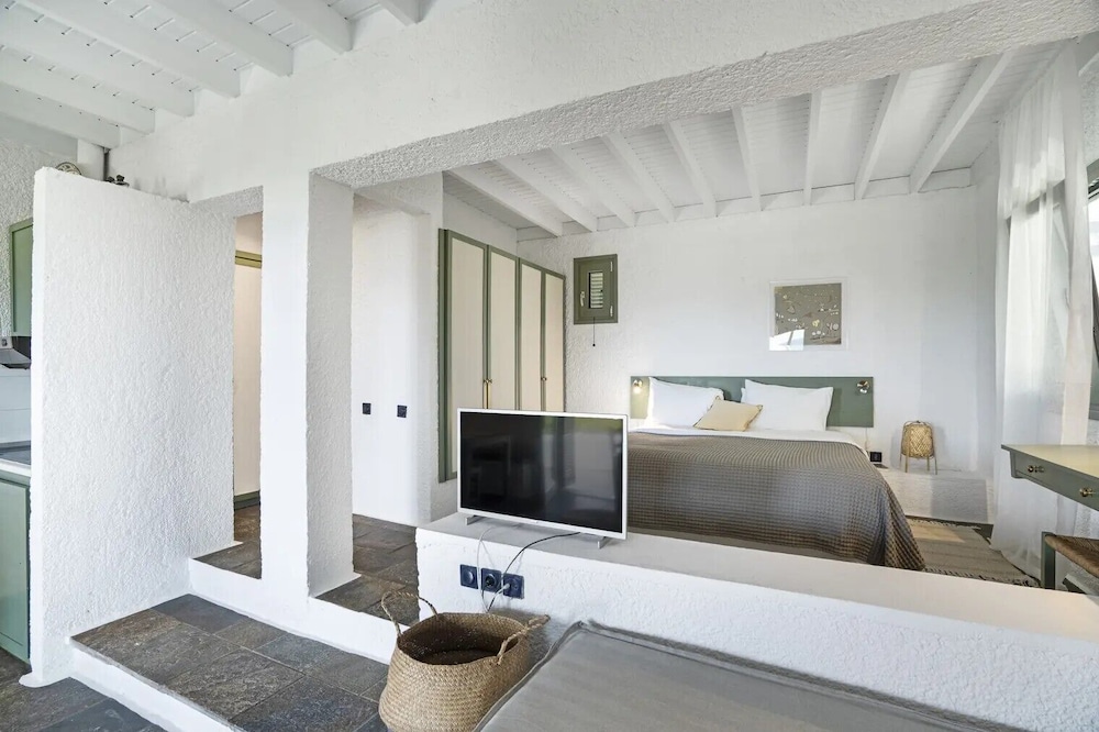 1 Bedroom, Bungalow, King and Twin Beds, Sea Front