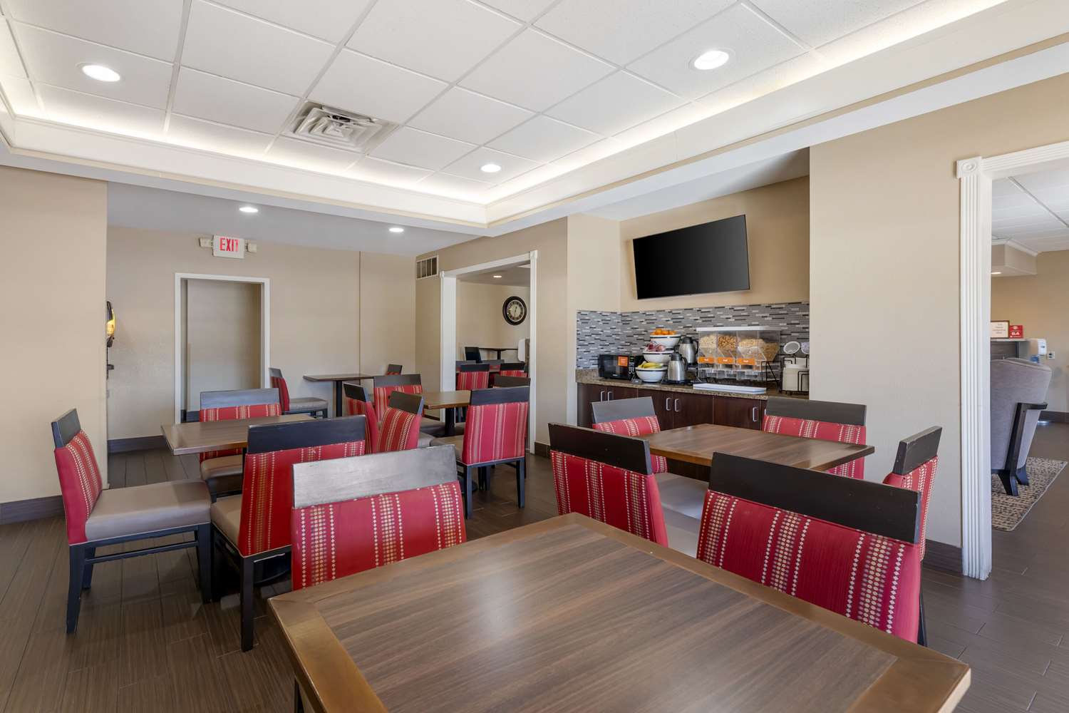 Comfort Inn & Suites Porter near Indiana Dunes 6/13