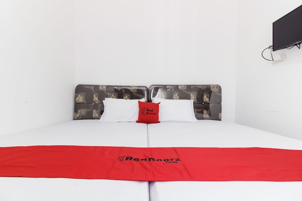 Reddoorz Near Sam Ratulangi Airport 11/23