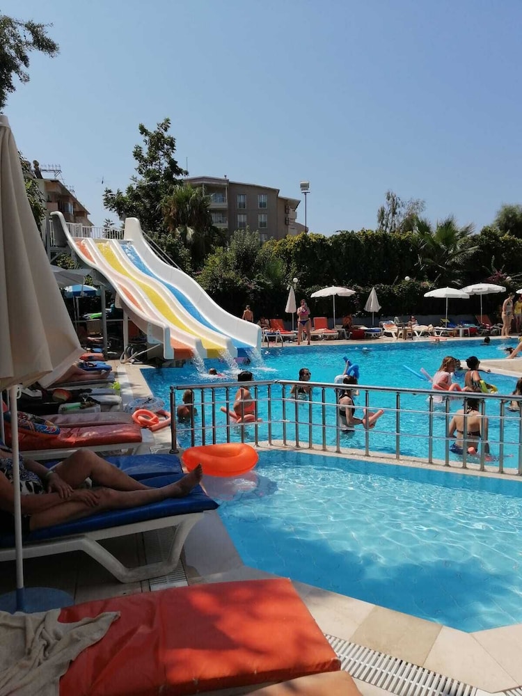 Vital Beach Hotel 50/50