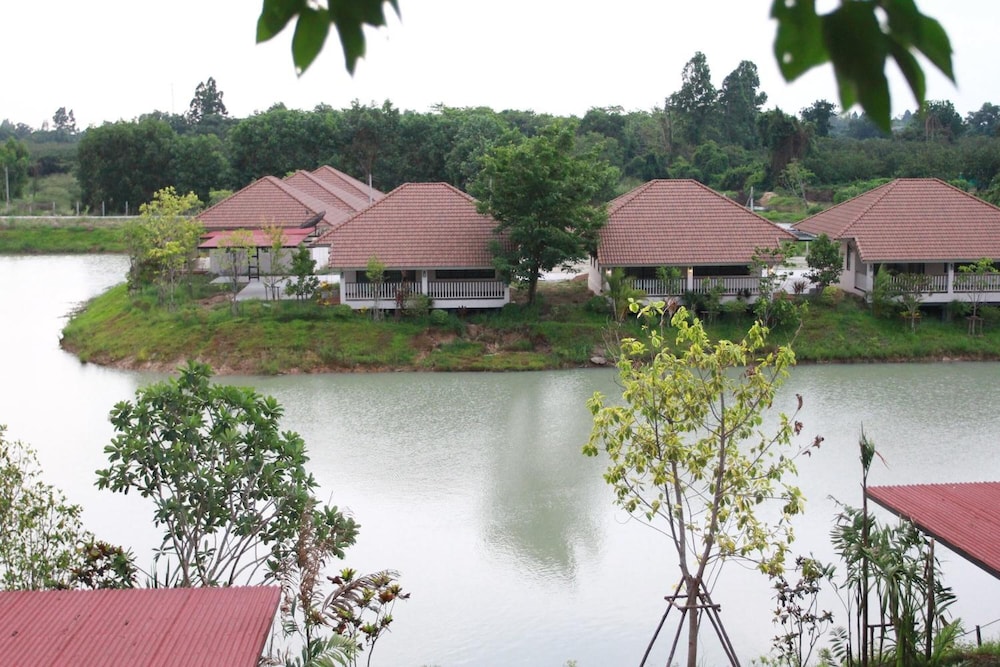 Pirom Lake And Resort 42/50