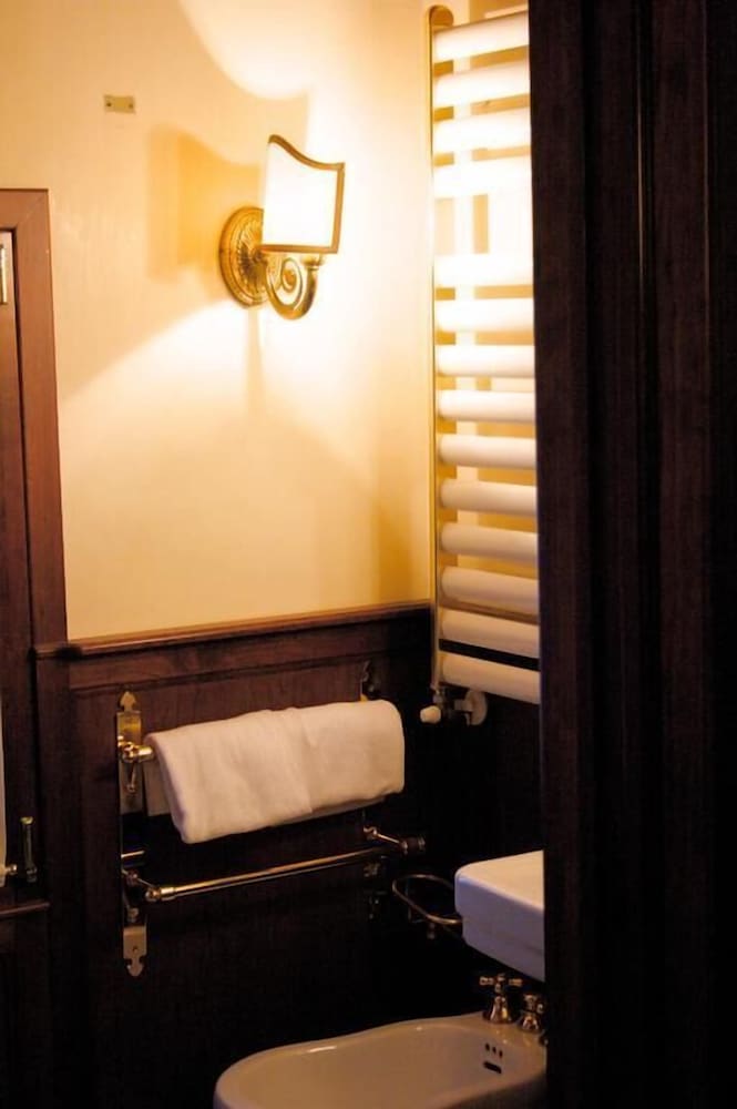 BASIC, LARGE SINGLE BED