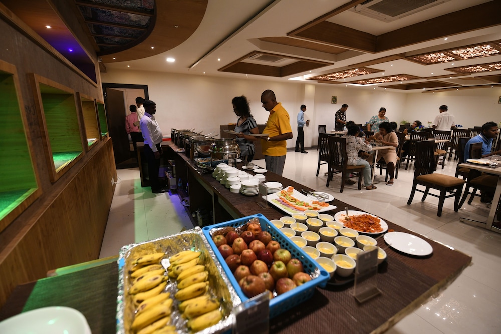 Hotel Jataka Inn 23/38