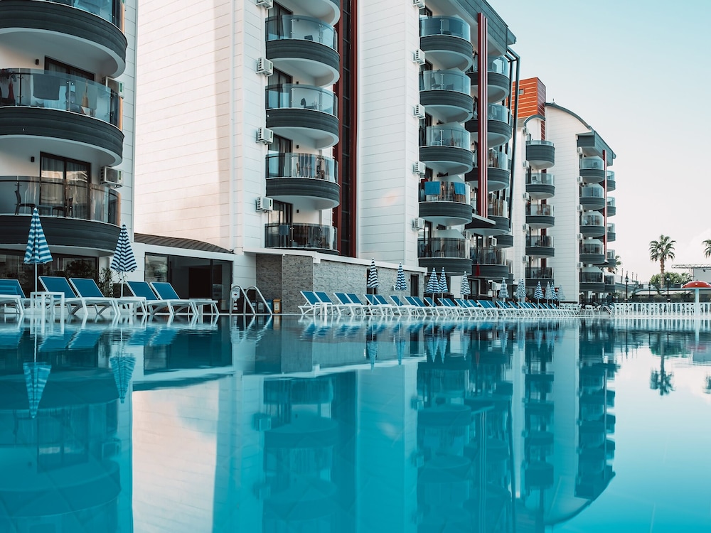 Grand Uysal Beach and Spa Hotel 48/50