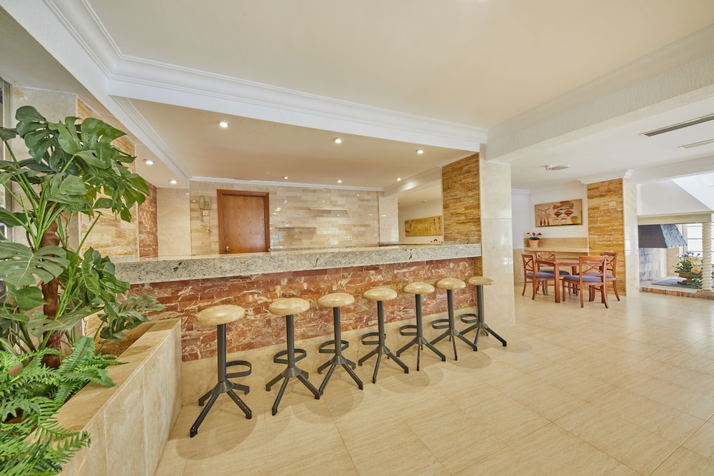 Ben Hur Apartments 12/74