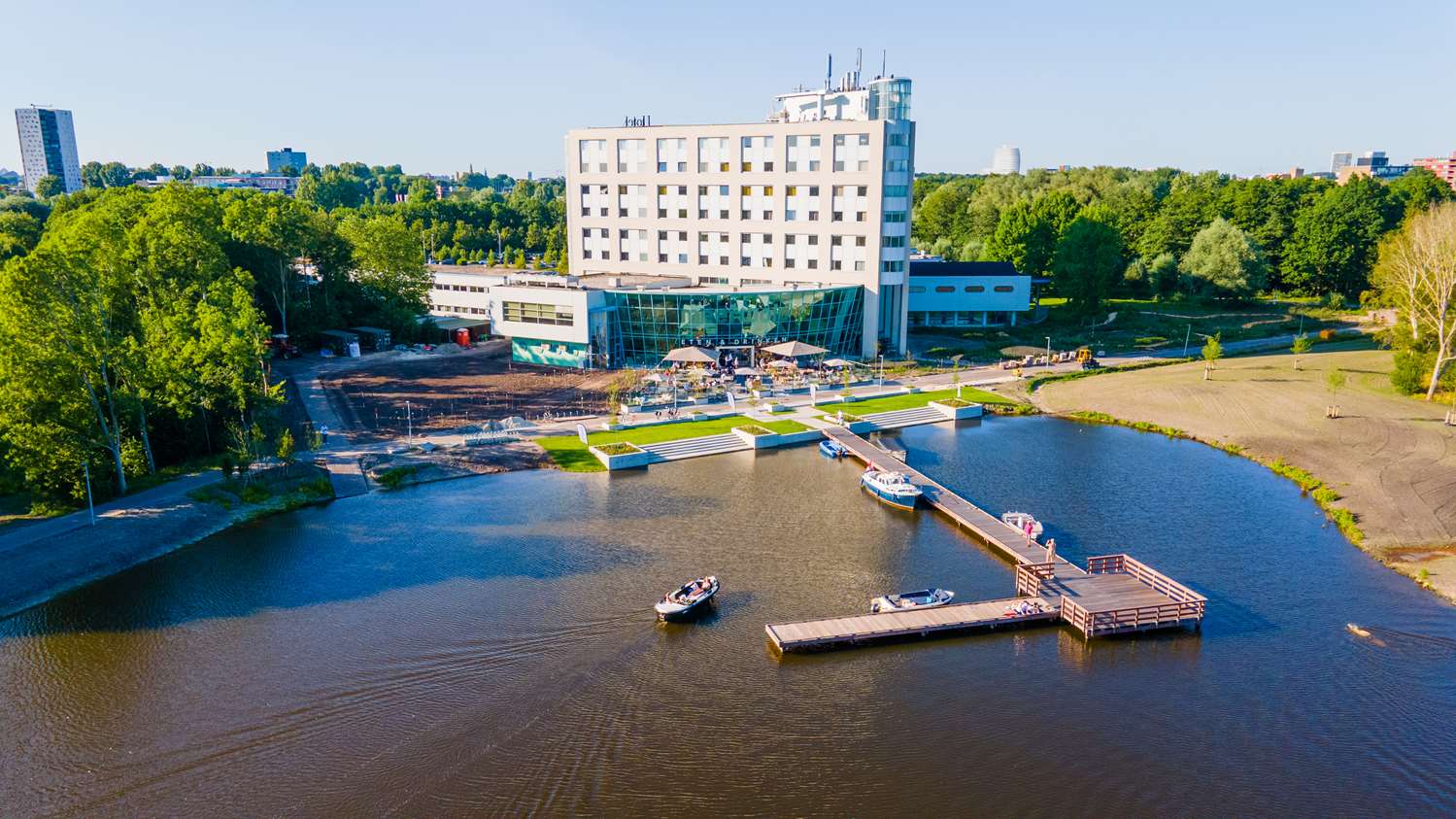Flonk Hotel Groningen Zuid, Bw Signature Collection 48/49