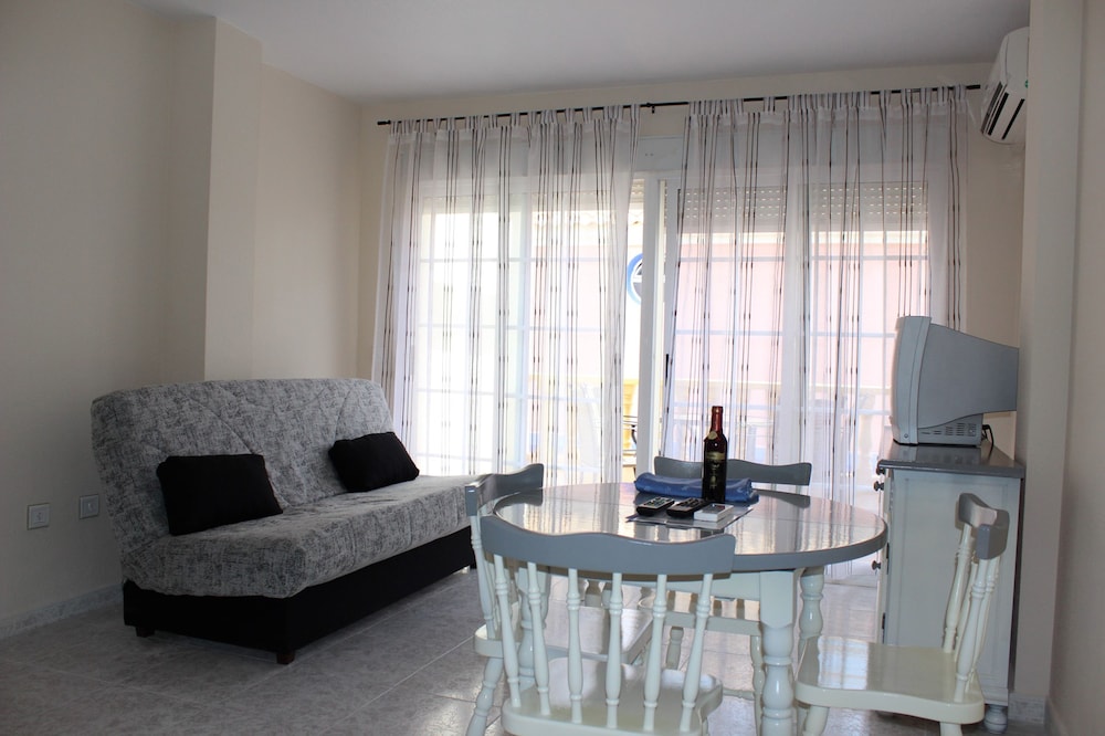 APARTAMENTOS MARINA INTERNACIONAL 27/50