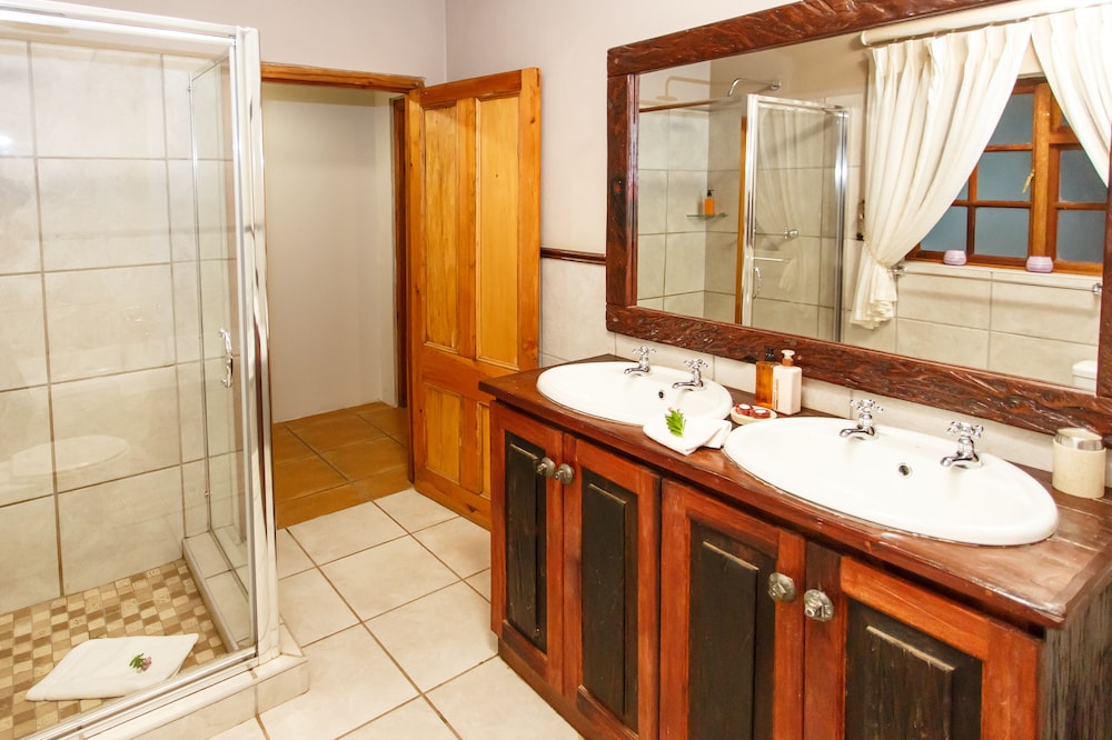 De Denne Guest House 47/50