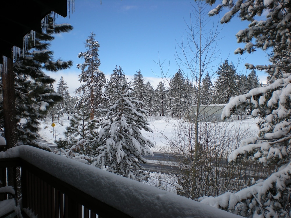 Lake Tahoe Ambassador Lodge 54/57