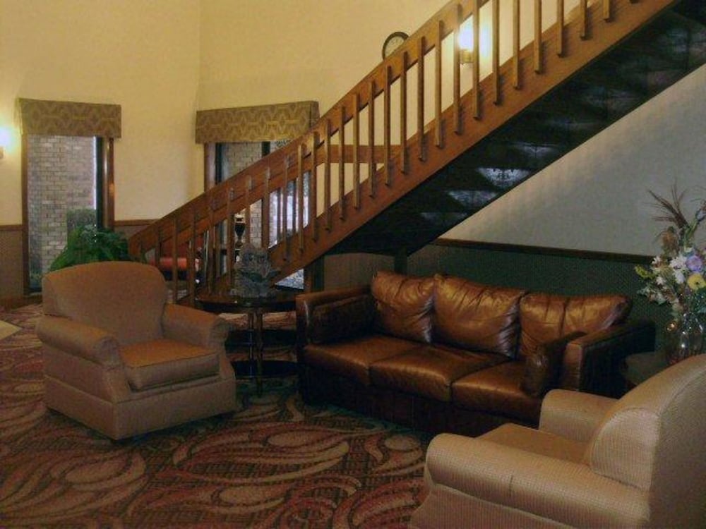 Quality Inn & Suites Searcy I-57 11/20