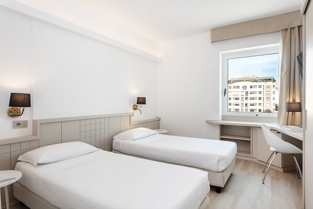 Best Western Hotel Carlo Felice 20/56