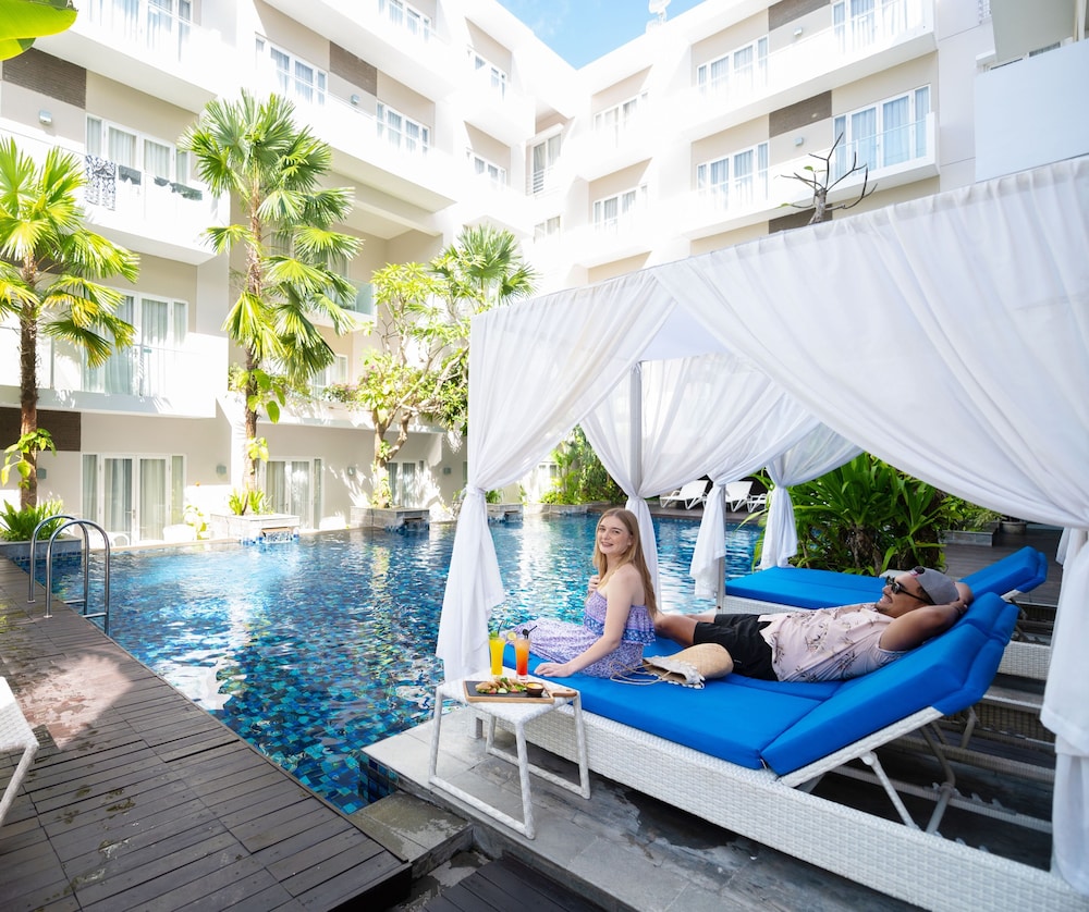Grand Ixora Kuta Resort 71/73