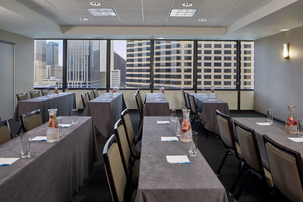 Hyatt House New Orleans/Downtown 61/74