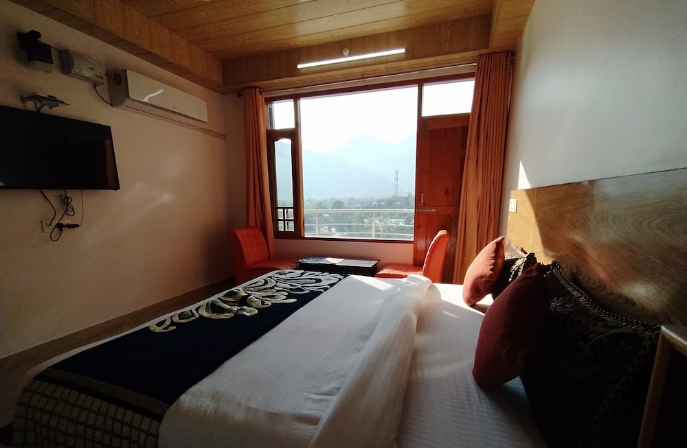 Hotel Sarla Regency 22/47