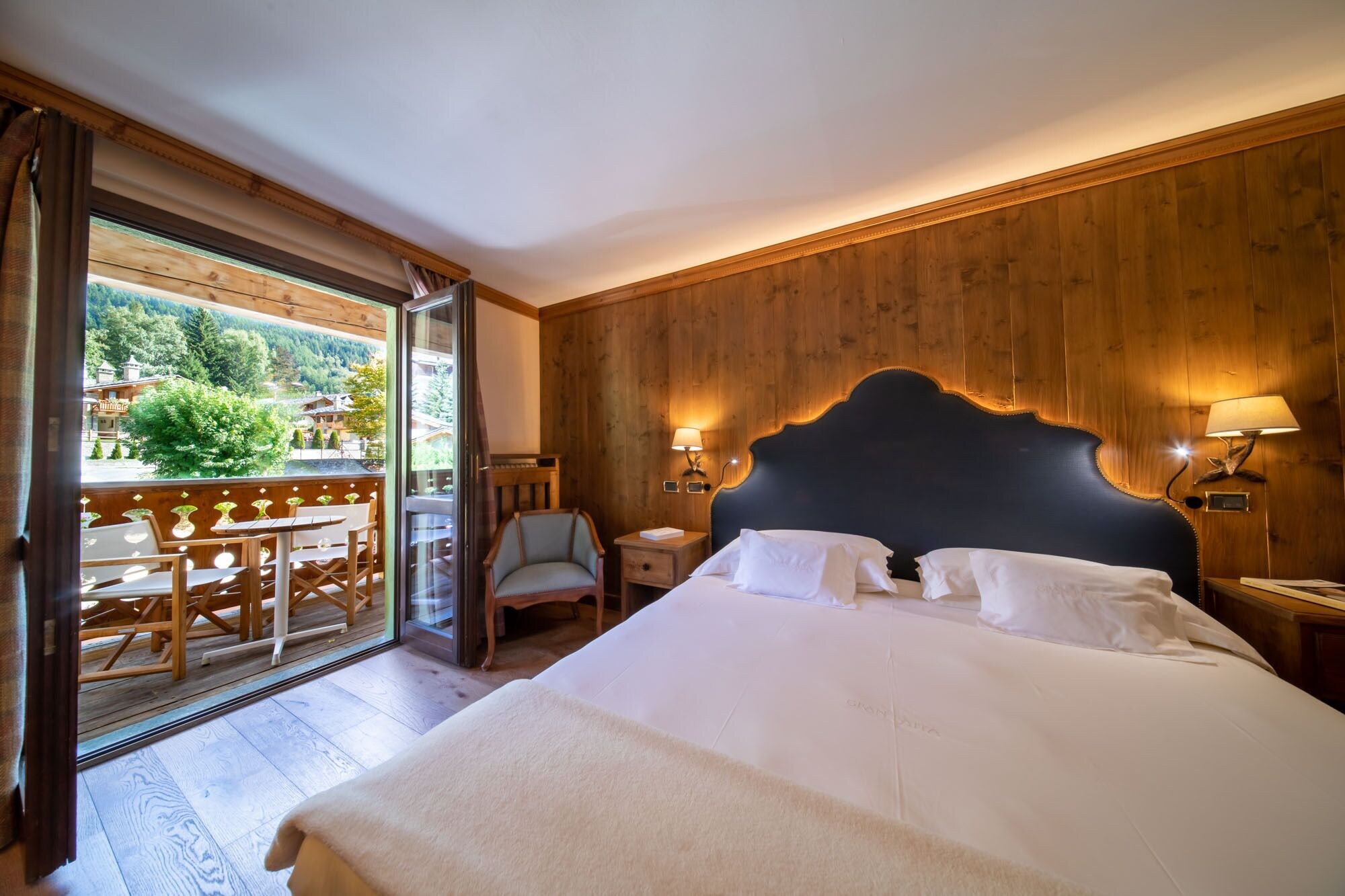 COMFORT, DOUBLE OR TWIN BED