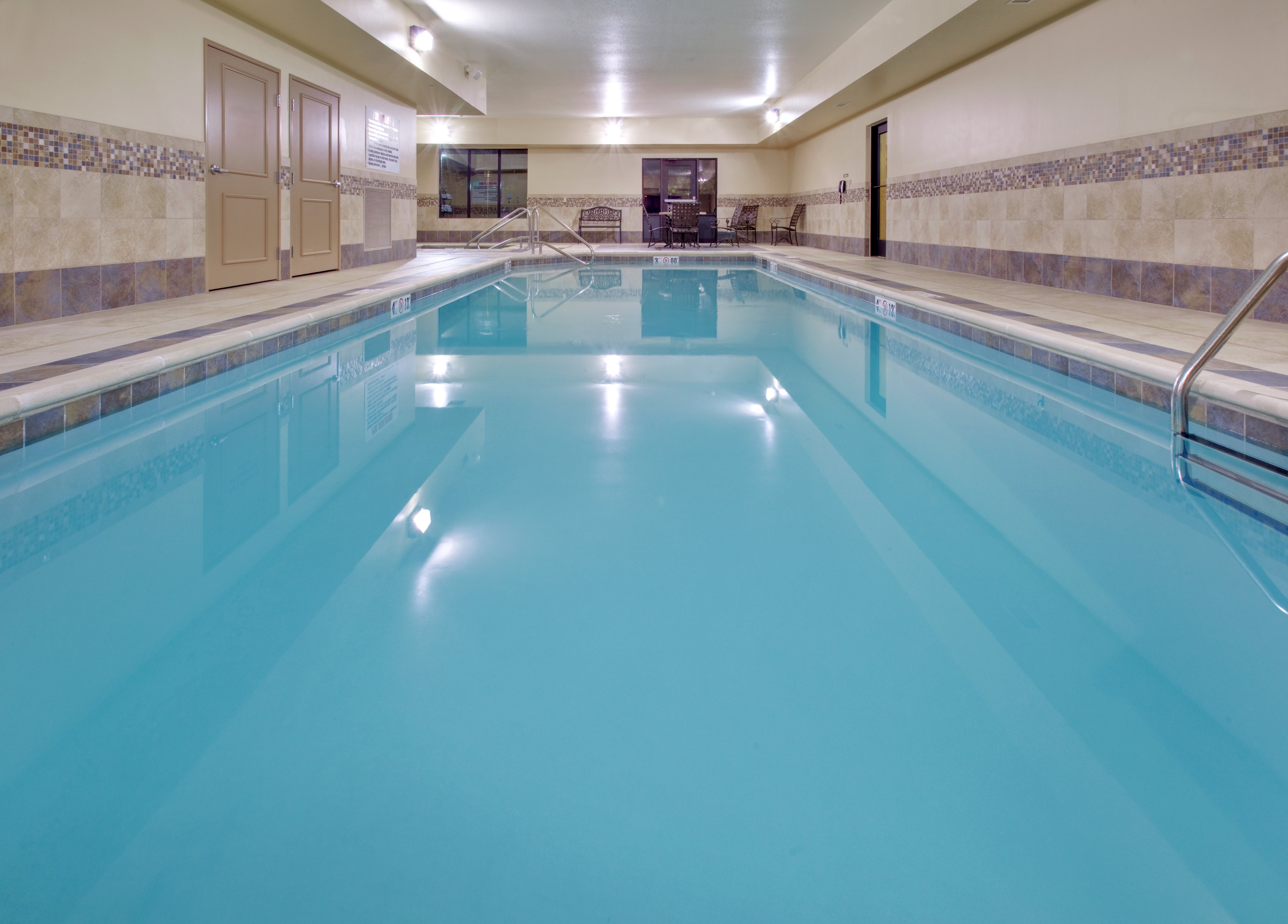 Holiday Inn Express Hotel And Suites Grand Island 37/53