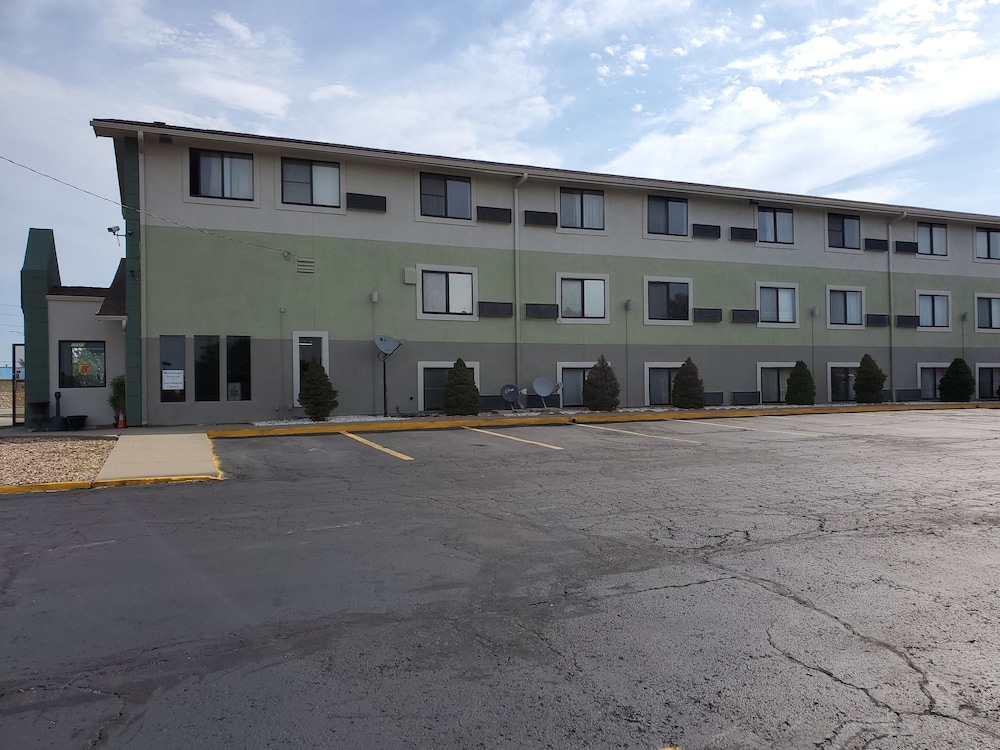 速8酒店By温德姆酒店Kansas城市At Barry路/机场(Super 8 By Wyndham Kansas City At Barry Road/Airport) 图片2