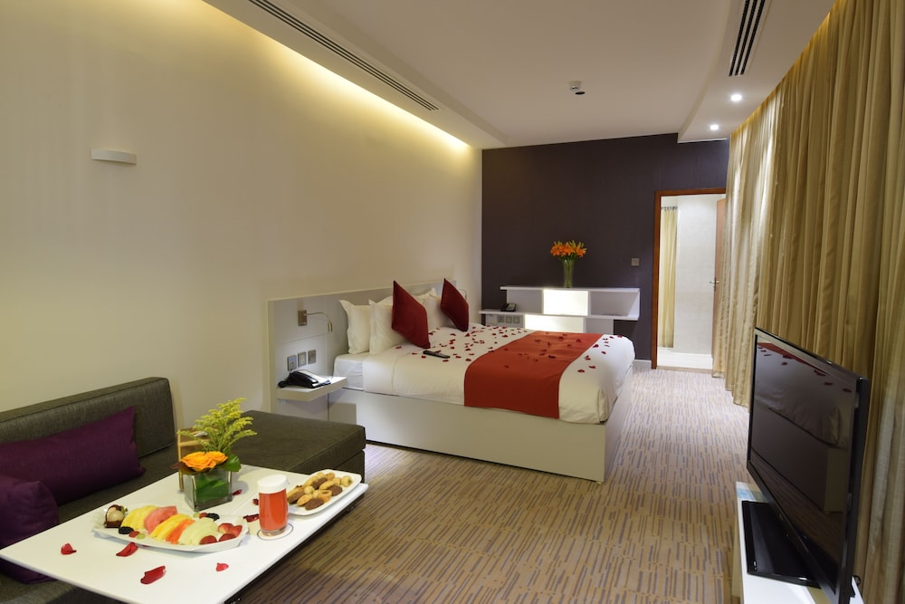 أجنحة نوفوتيل الرياض ديار(Sunday Hotel Al Olaya formerly Novotel Suites Riyadh Centre) 12/75