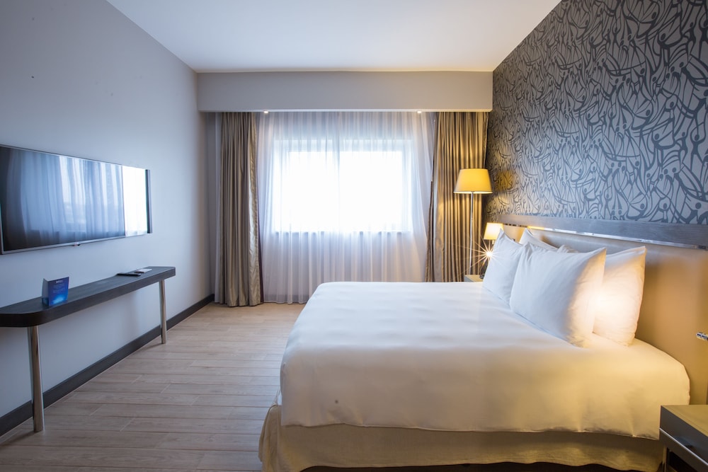 RADISSON BLU HOTEL, ABIDJAN AIRPORT 14/74