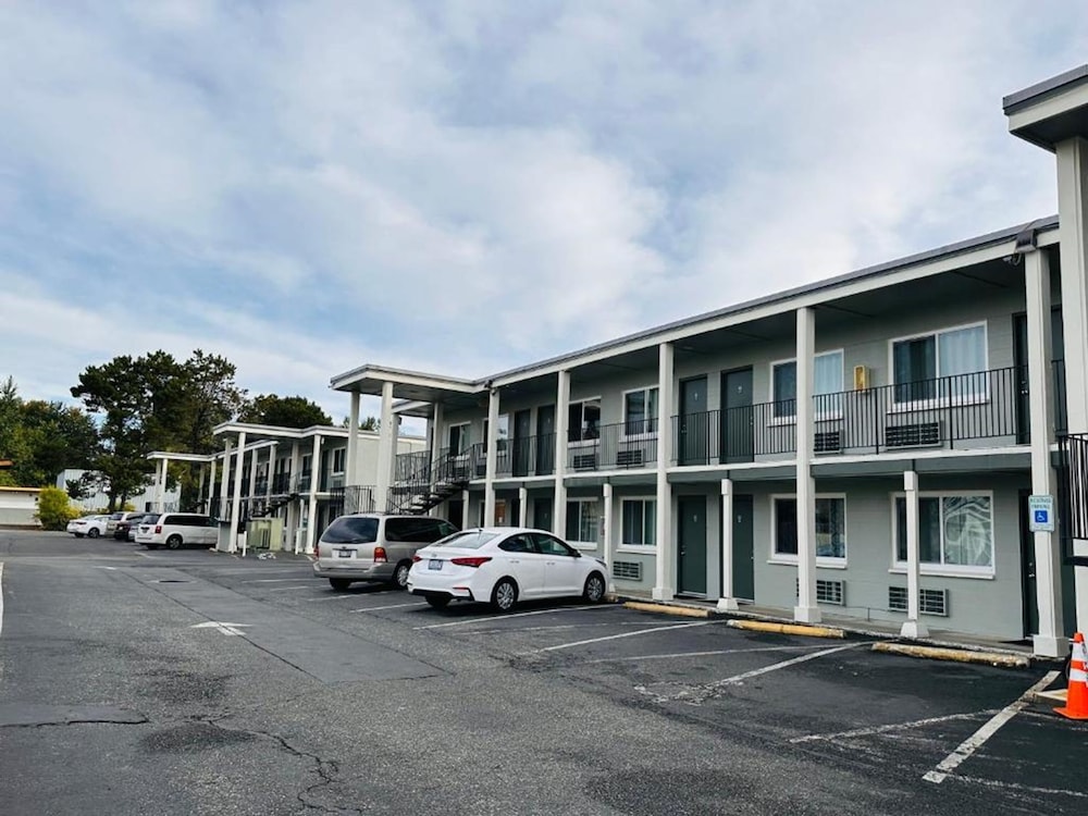 Northwoods Motel 34/39