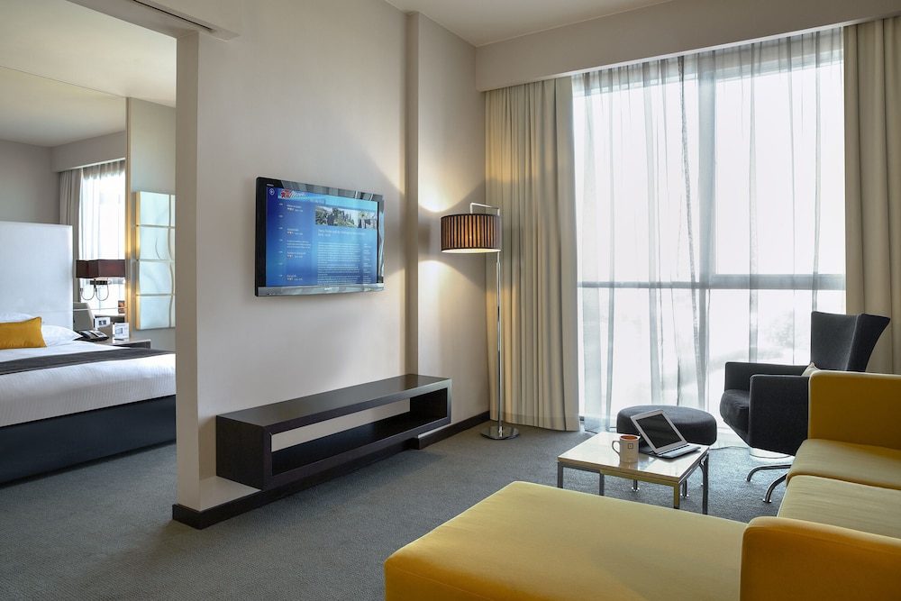 Centro Sharjah Rotana 36/50