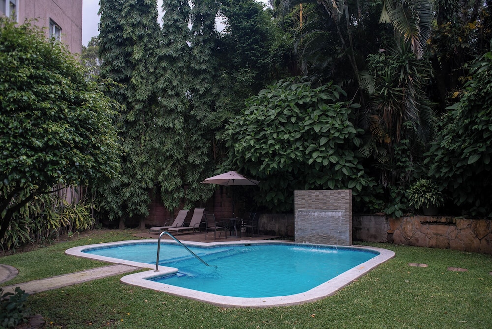 Gardenia Inn Hotel 63/67