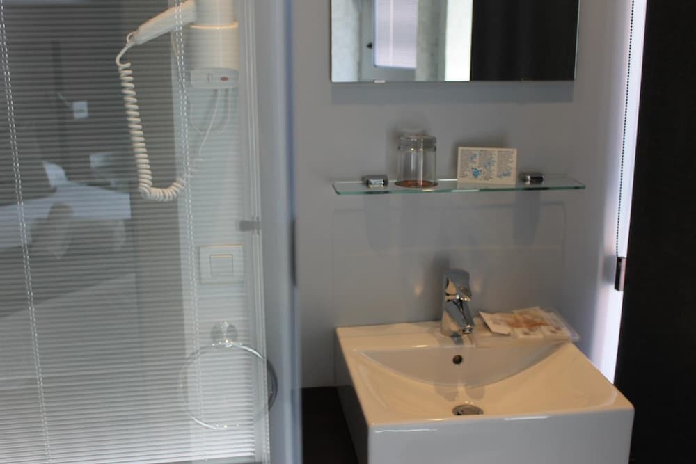 Hotel Madanis Liceo 48/50