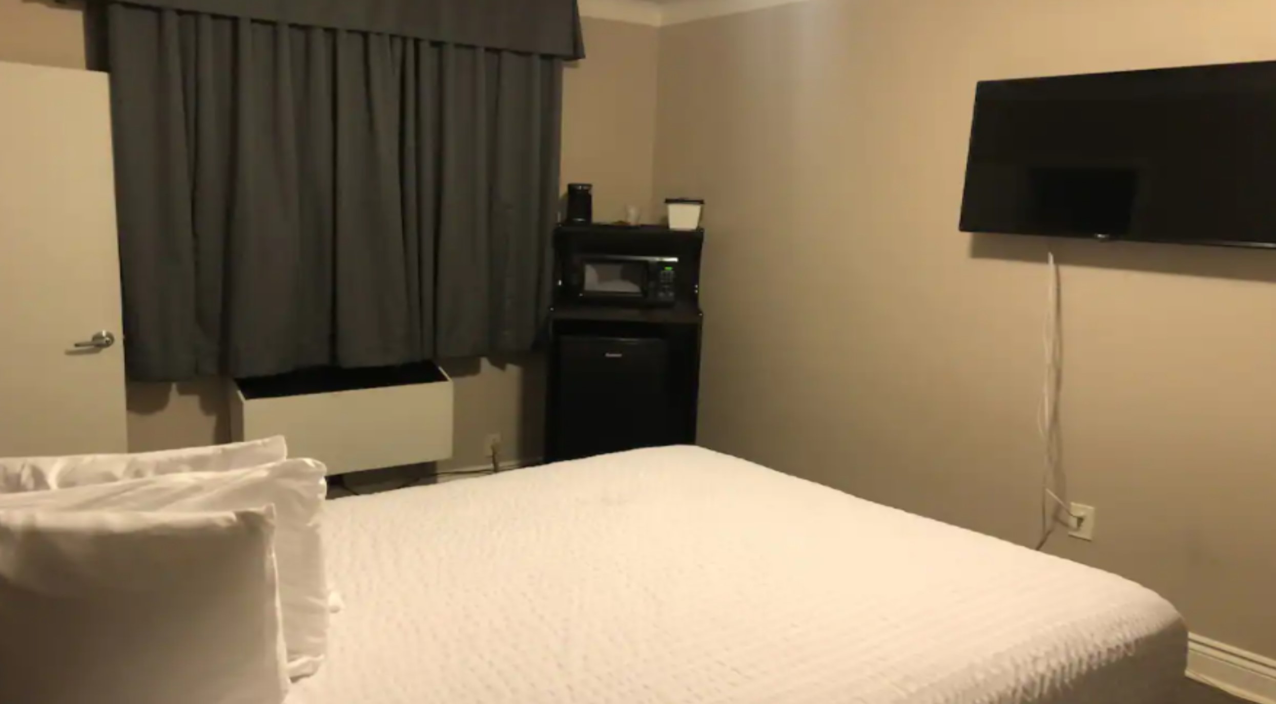 Room, Queen Bed