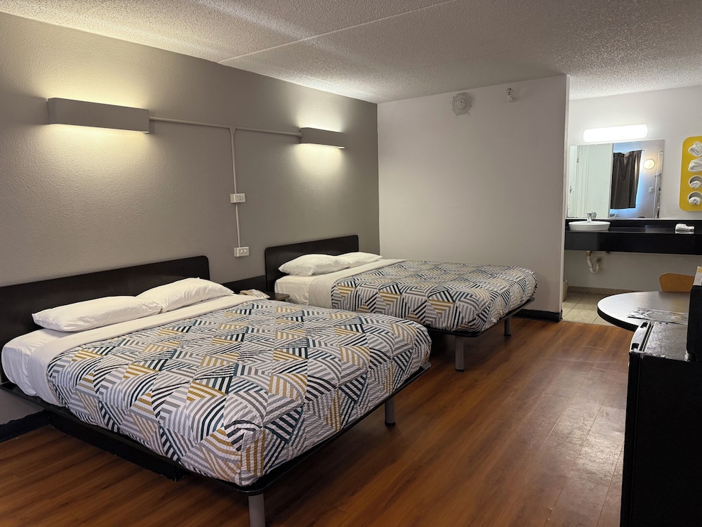 Standard, 2 Queen Beds