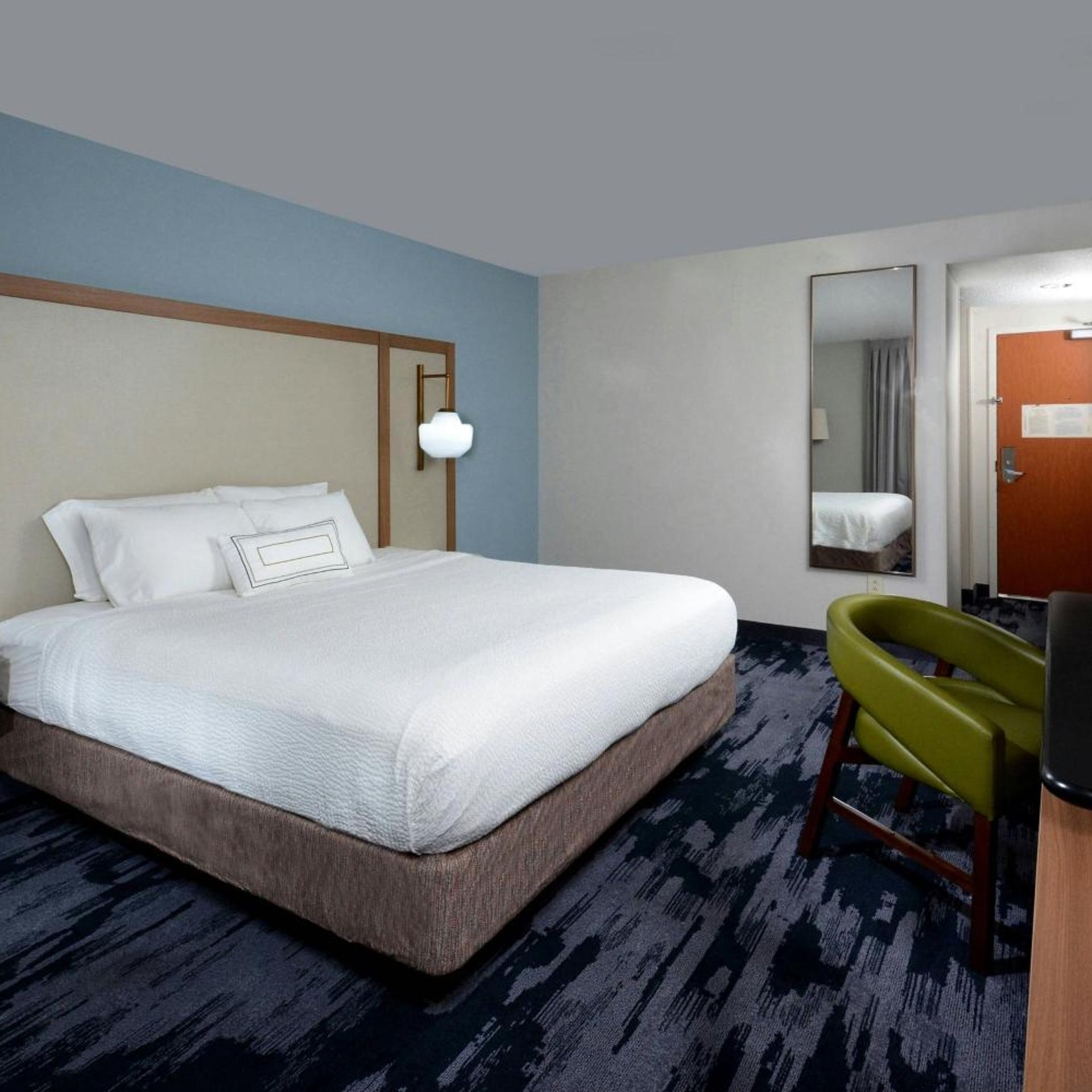 Room, King Bed, Bathtub, Accessible
